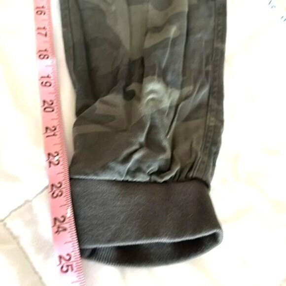 Splendid Camouflage Jogger Pants M 100% Rayon Elastic Waistband & Drawstring - Picture 8 of 9